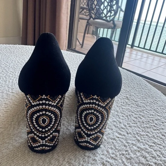 Salvatore Ferragamo ⭐️⭐️⭐️Elegant Black Beaded Heel Pumps - Picture 3 of 7